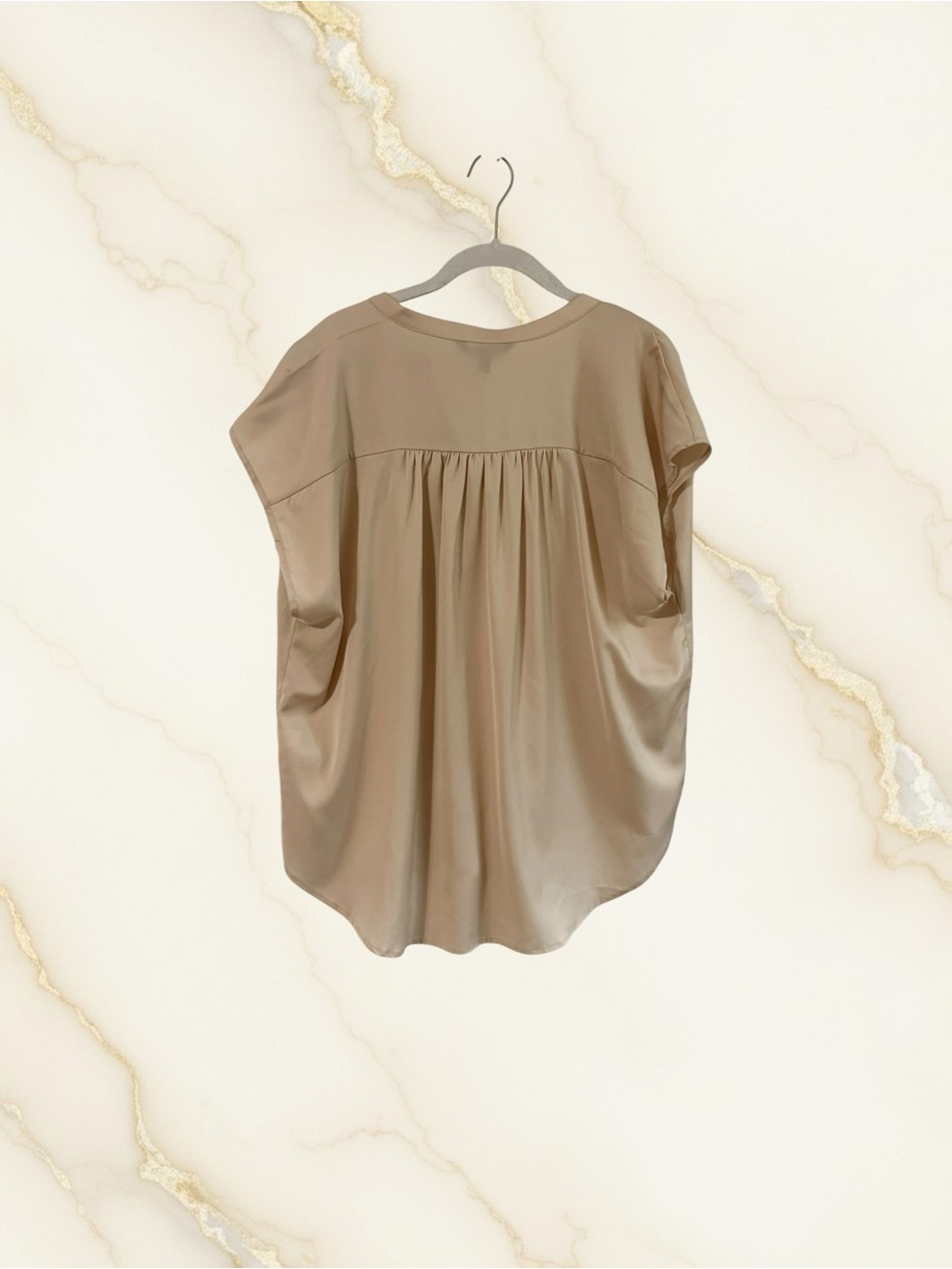 Banana Republic Light Beige Cap-Sleeve Women's Blouse with Button Placket - Picture 7 of 7